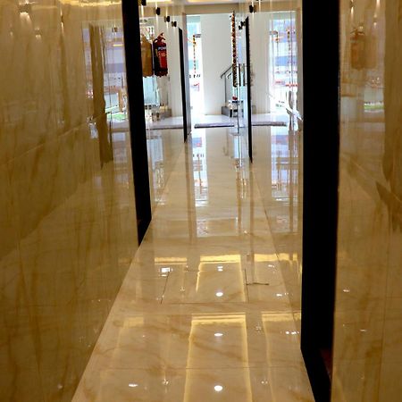 Hotel Comfy Inn Mumbai  Buitenkant foto