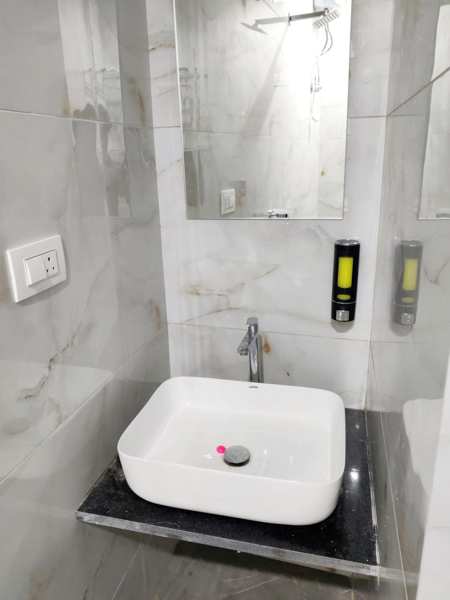 Hotel Comfy Inn Mumbai  Buitenkant foto