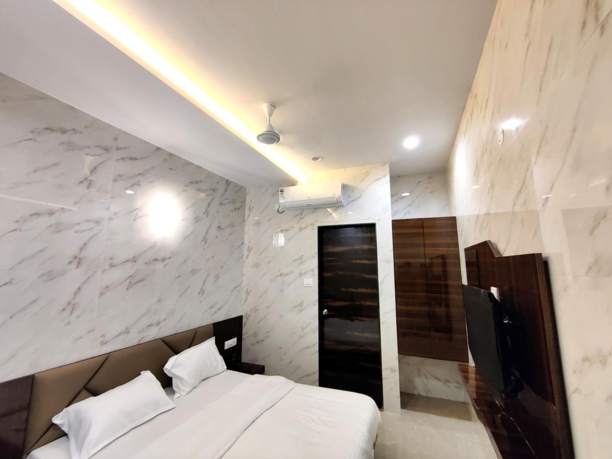 Hotel Comfy Inn Mumbai  Buitenkant foto