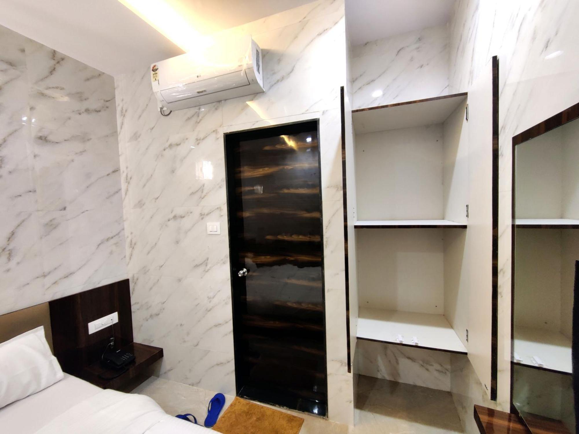 Hotel Comfy Inn Mumbai  Buitenkant foto