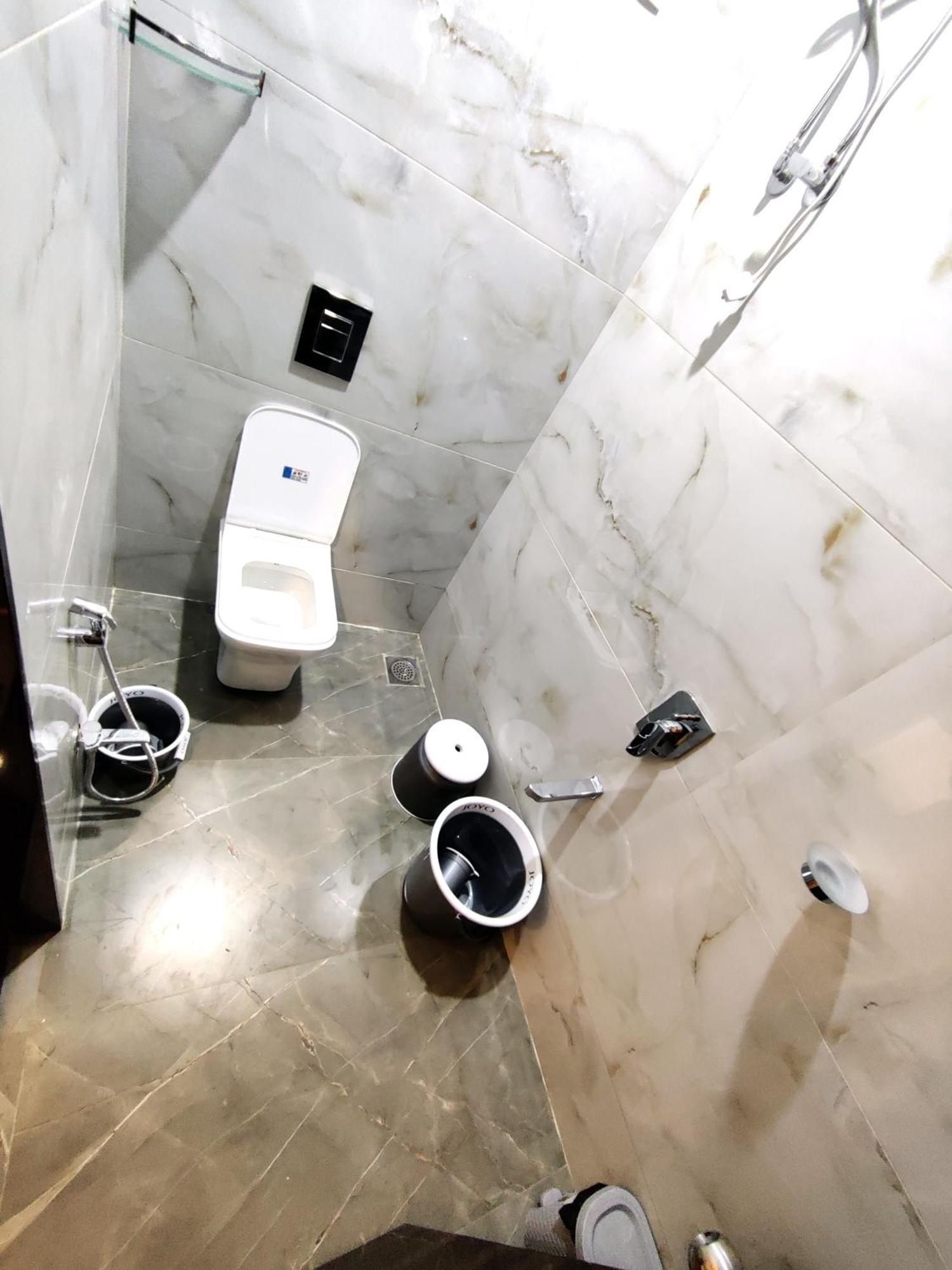 Hotel Comfy Inn Mumbai  Buitenkant foto